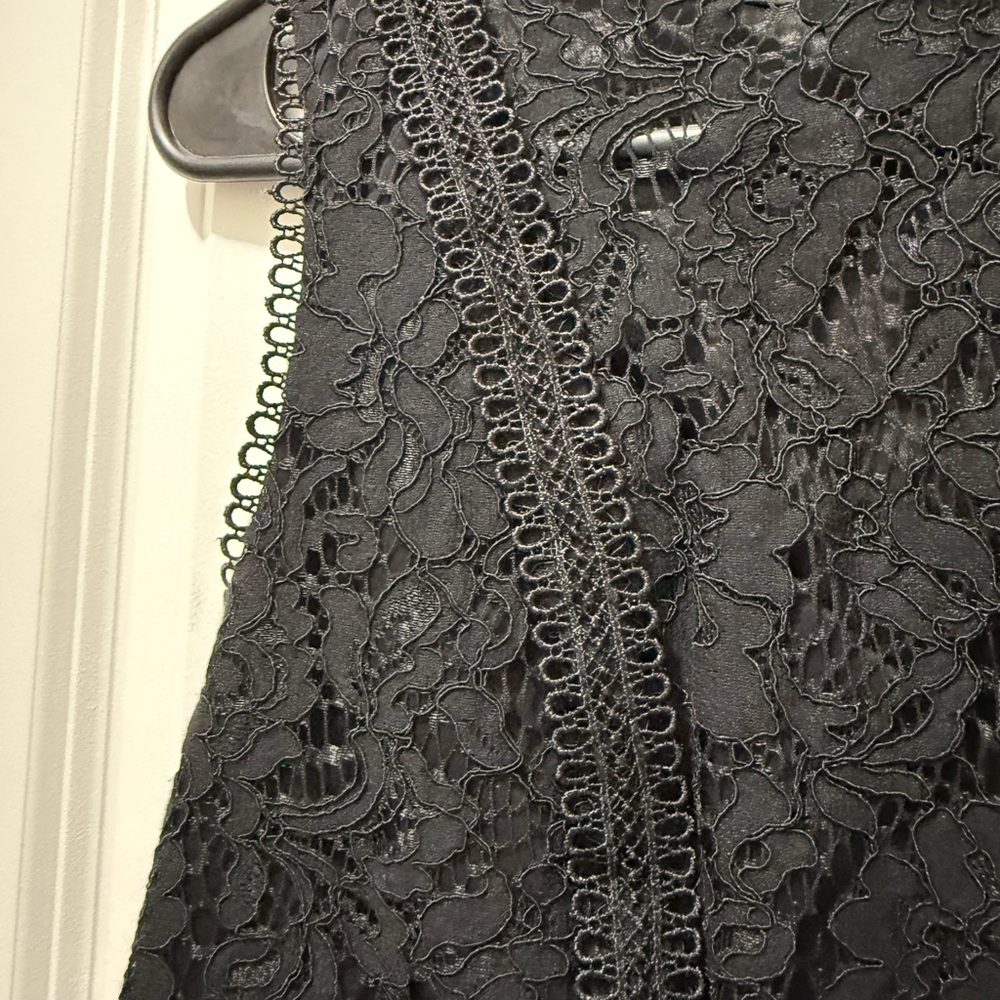White House Black Market Tailored Lined Black Lace Sleeveless Top with Back Zip - Picture 3 of 6